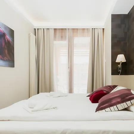 Apartment Stunning 2 Bedroom & Motlawa River View In By Renters *
